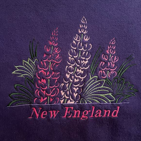 Vintage Signet Sportswear New England Purple Embroidered Crewneck Sweatshirt - Picture 2 of 5